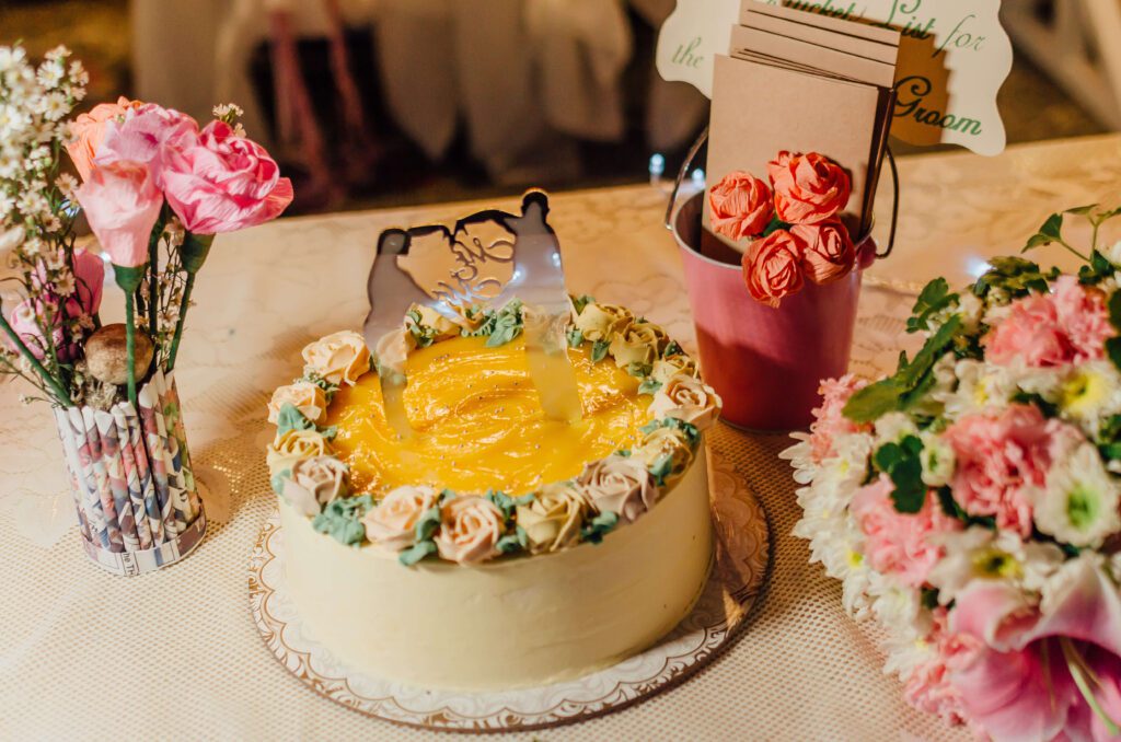 A lemoncurd wedding cake from Moshi Moshi Cakes at the Rulida civil wedding